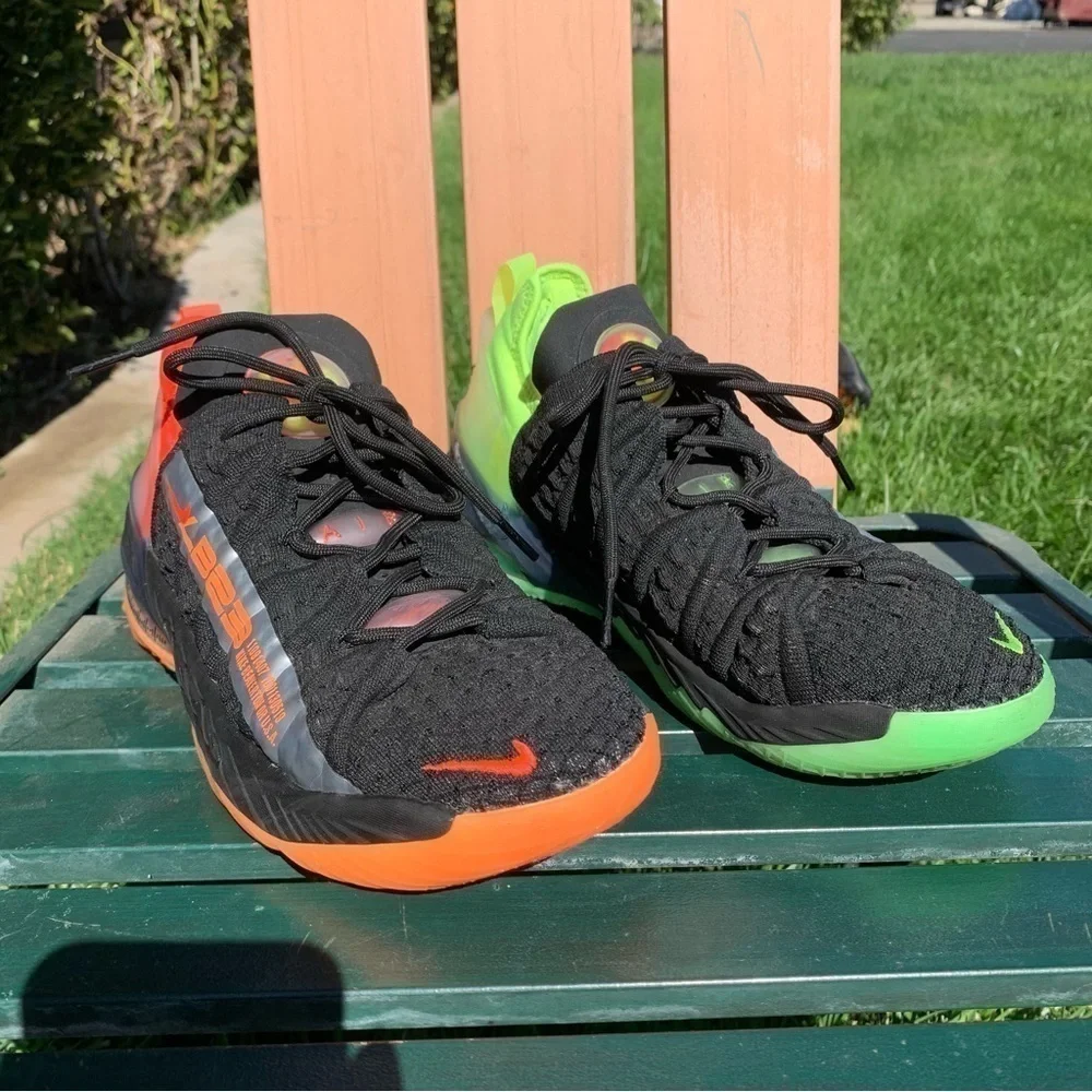 Nike Lebron XVIII Low Black/Bright Crimson CW2760-009‎ Grade-School
